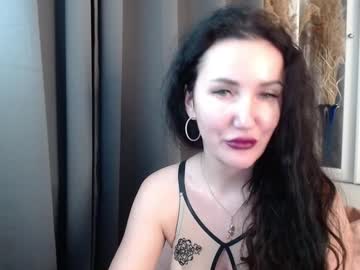 Mmonnikaa Chaturbate stream image from January 12, 2025