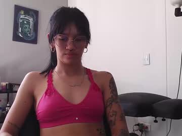 Monicaaspeark Chaturbate stream image from January 12, 2025