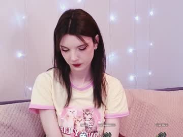 Fannygales Chaturbate stream image from January 12, 2025