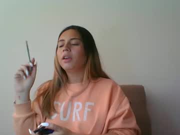 Meganbee882171 Chaturbate stream image from January 12, 2025