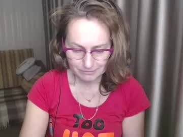 Lauraoven1 Chaturbate stream image from January 12, 2025