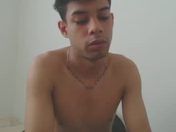 Jeampier_Sexy Chaturbate stream image from January 12, 2025
