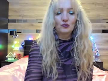 Truefoxyyy Chaturbate stream image from January 12, 2025