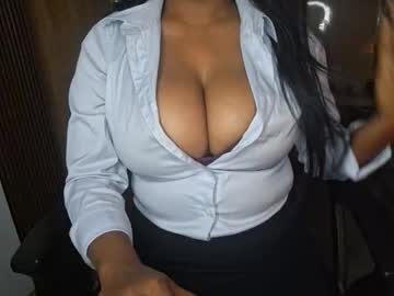 Sanvi13 Chaturbate stream image from January 12, 2025