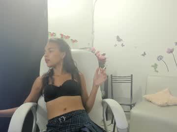 Lulu_25_ Chaturbate stream image from January 12, 2025