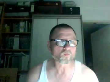 Dierenfeld Chaturbate stream image from January 12, 2025