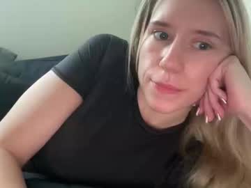 Xoxoxjenn Chaturbate stream image from January 12, 2025