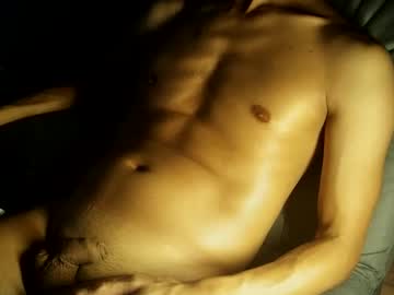 Drewlin Chaturbate stream image from January 12, 2025