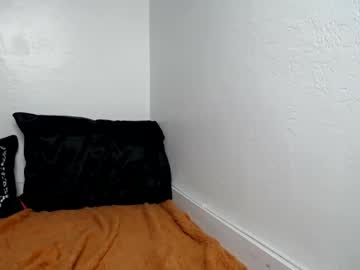 Krystalblakexxx Chaturbate stream image from January 12, 2025
