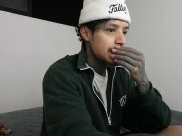 Trieone Chaturbate stream image from January 13, 2025