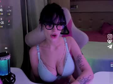 Elizabethbritanny Chaturbate stream image from January 13, 2025