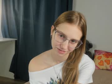 Chillichi Chaturbate stream image from January 13, 2025