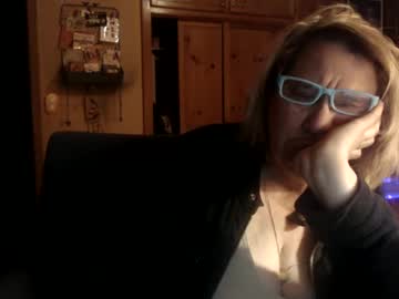 Misskittyfox Chaturbate stream image from January 13, 2025