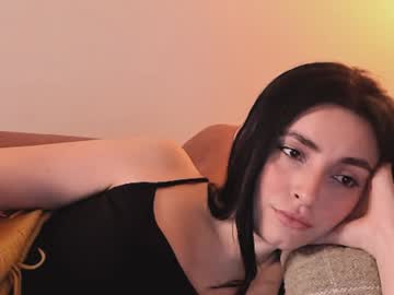 Tinapretty Chaturbate stream image from January 13, 2025