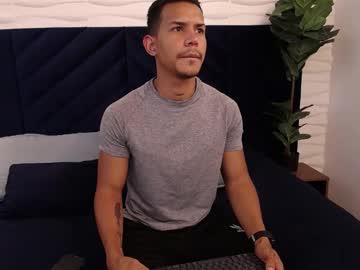Dereck_Myers Chaturbate stream image from January 13, 2025