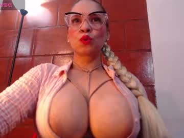 Jjade_Mooms Chaturbate stream image from January 13, 2025