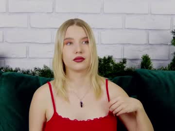 Lililinn Chaturbate stream image from January 13, 2025