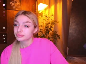 Ellamilla Chaturbate stream image from January 13, 2025