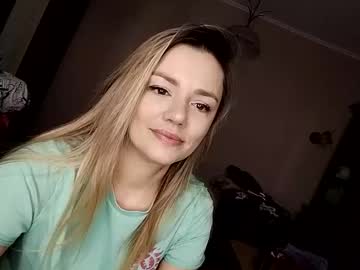 Krisssexi Chaturbate stream image from January 13, 2025