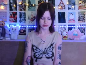 Lisadenvinn Chaturbate stream image from January 13, 2025