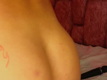 Yoko_Lenon Chaturbate stream image from January 13, 2025