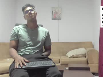 Darren_Hot Chaturbate stream image from January 13, 2025