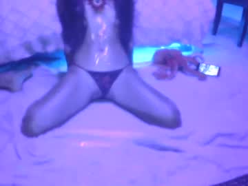 Fluoradicts Chaturbate stream image from January 13, 2025