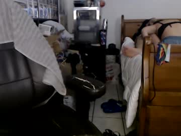 Miaking Chaturbate stream image from January 13, 2025