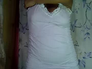 Moonlovelyxx Chaturbate stream image from January 13, 2025