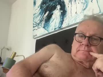 Ozhairybearxxxx Chaturbate stream image from January 13, 2025