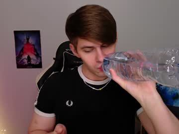 Yourbilly Chaturbate stream image from January 13, 2025