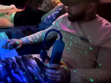 Toobrokefriends Chaturbate stream image from January 13, 2025