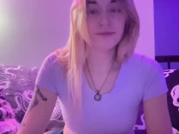 Gemmyrosee Chaturbate stream image from January 13, 2025