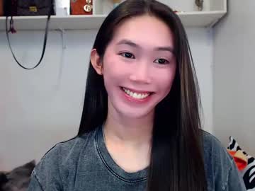 Asianqt19 Chaturbate stream image from January 13, 2025