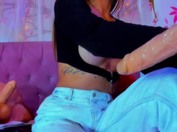 Geraldinesuaan Chaturbate stream image from January 13, 2025
