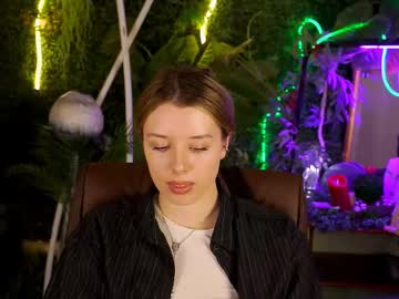 Kellybims Chaturbate stream image from January 13, 2025