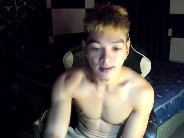 Philhotbody Chaturbate stream image from January 13, 2025