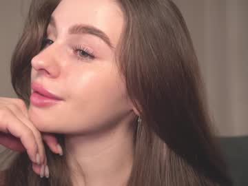 Elliephant_ Chaturbate stream image from January 13, 2025