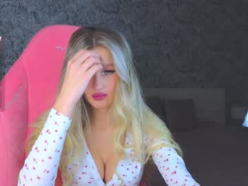 Emilydancee Chaturbate stream image from January 13, 2025