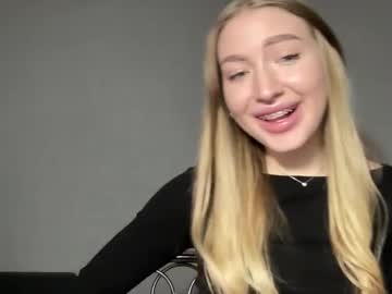 Milanaaa_ Chaturbate stream image from January 13, 2025