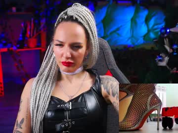 Monicamaxwel Chaturbate stream image from January 13, 2025