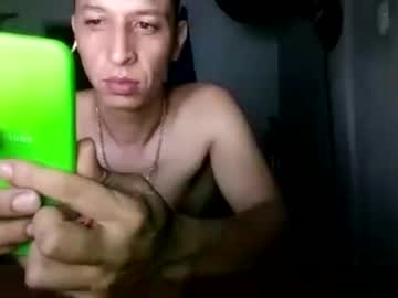 Bitederyus Chaturbate stream image from January 13, 2025