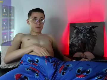 Elian_Cooper18 Chaturbate stream image from January 13, 2025