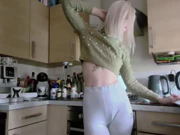 Mayka557277 Chaturbate stream image from January 13, 2025