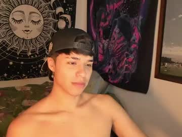 Victorino_Jhonson Chaturbate stream image from January 13, 2025