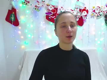 Michellee11 Chaturbate stream image from January 13, 2025