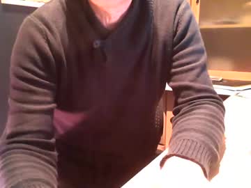 Ukshowall Chaturbate stream image from January 13, 2025