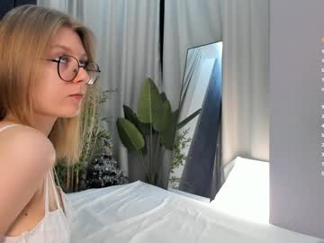 Keeleyfarro Chaturbate stream image from January 13, 2025