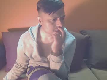 Manees1122 Chaturbate stream image from January 13, 2025