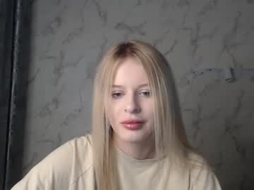 Lilimeoww Chaturbate stream image from January 13, 2025